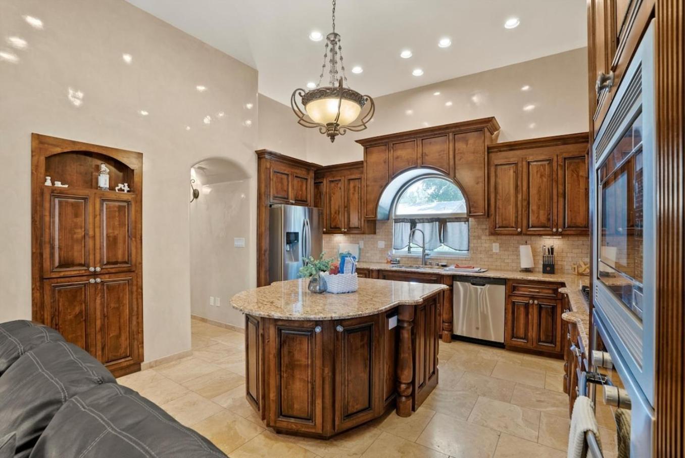 Luxury Tuscan Villa Near Old Town Албукерке Екстериор снимка