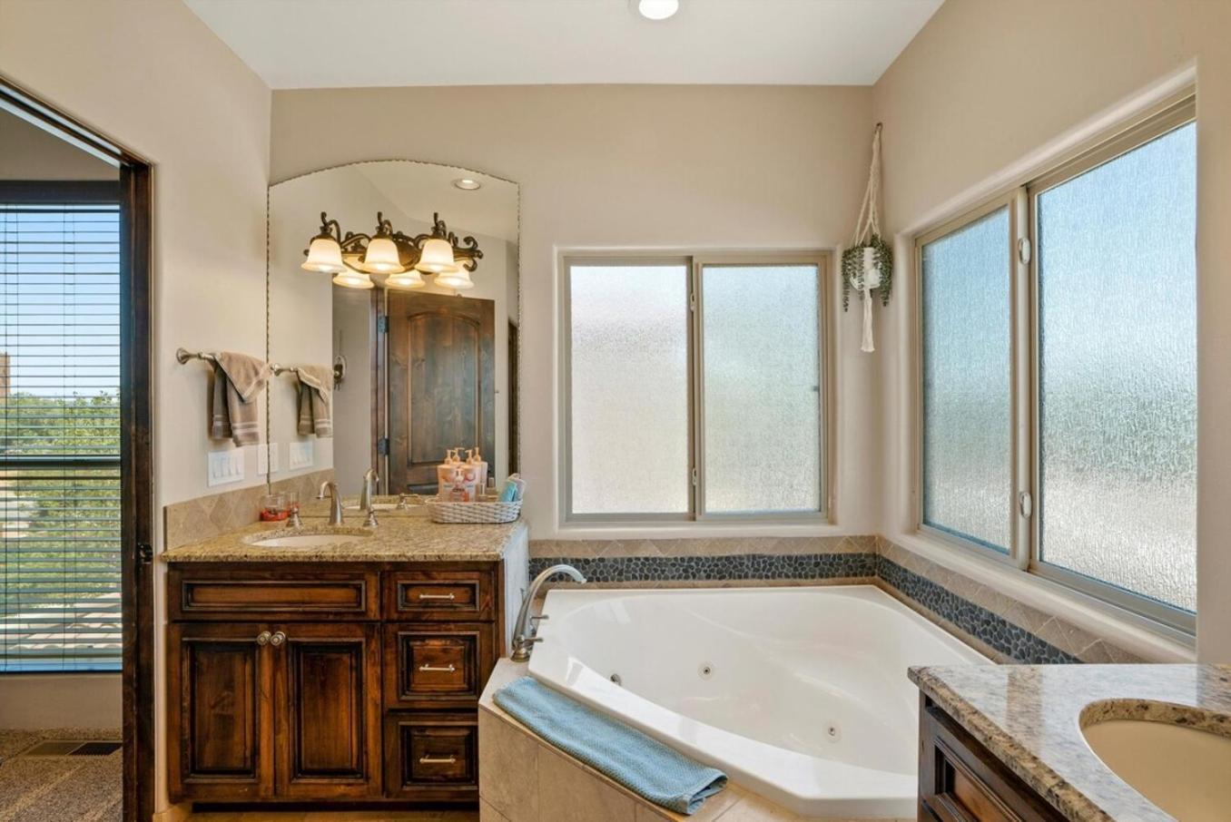 Luxury Tuscan Villa Near Old Town Албукерке Екстериор снимка