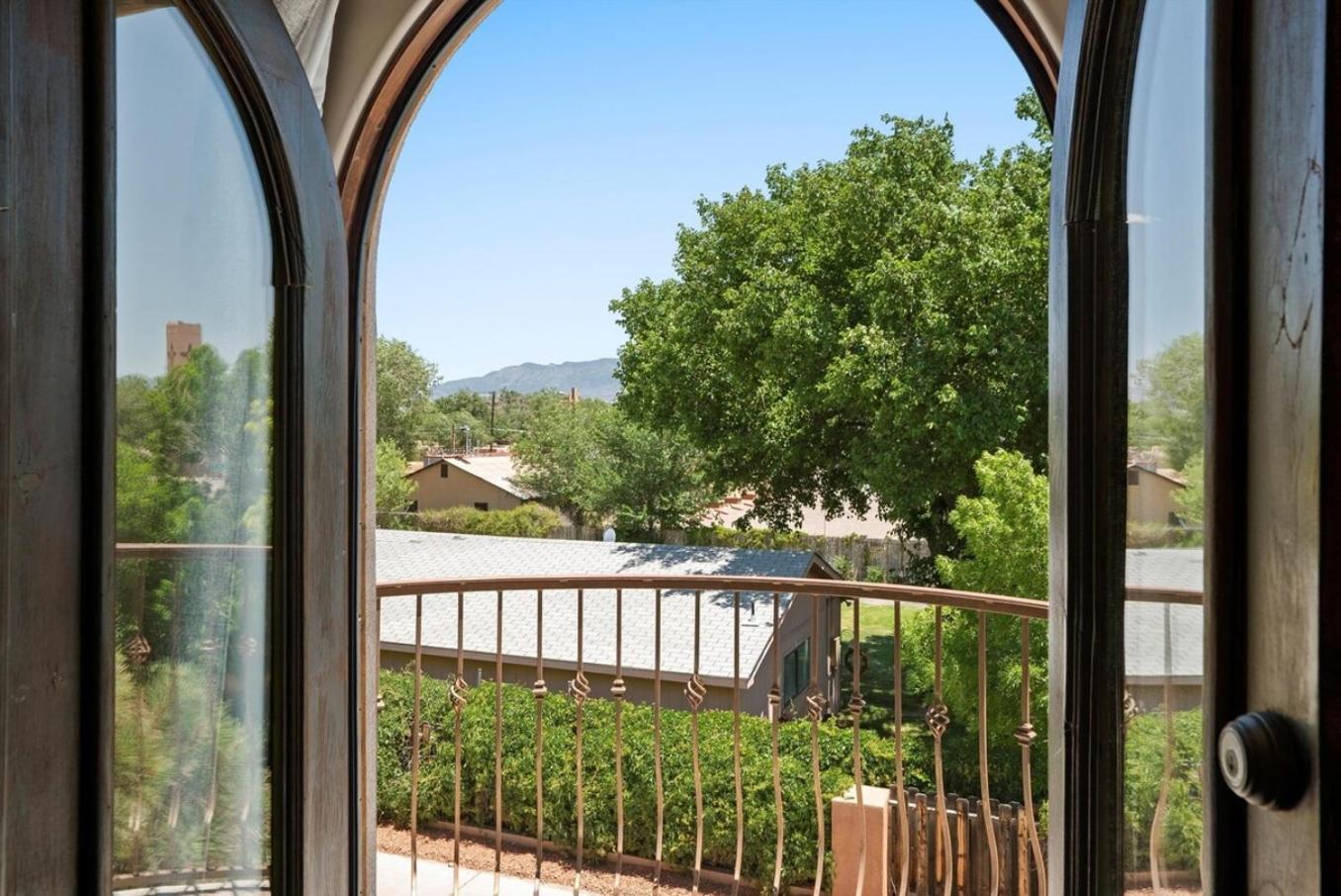Luxury Tuscan Villa Near Old Town Албукерке Екстериор снимка